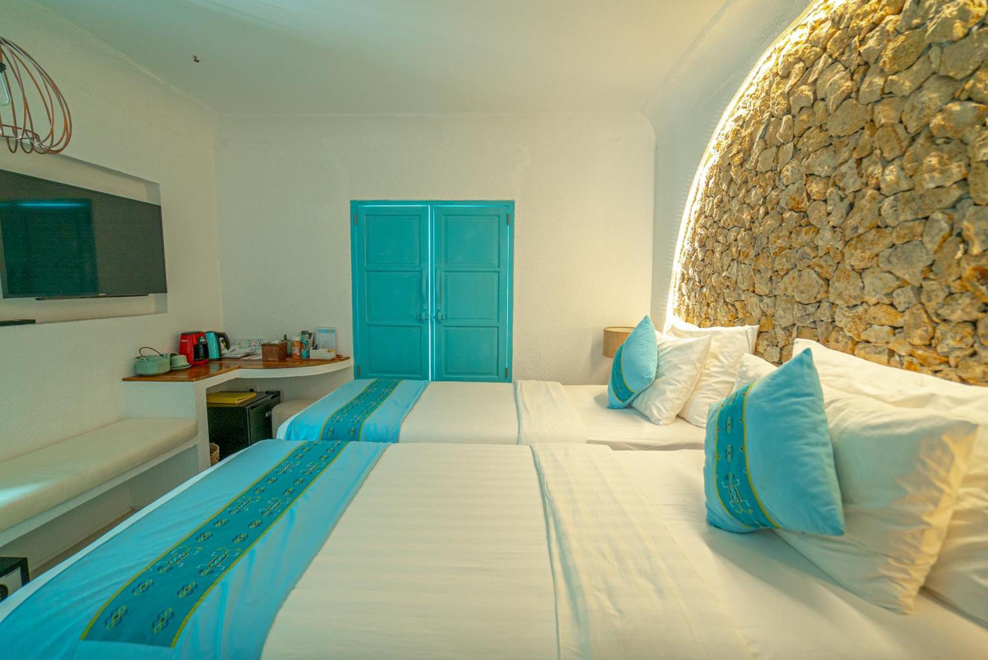Loccal Collection Hotel Komodo Labuan Bajo Buitenkant foto