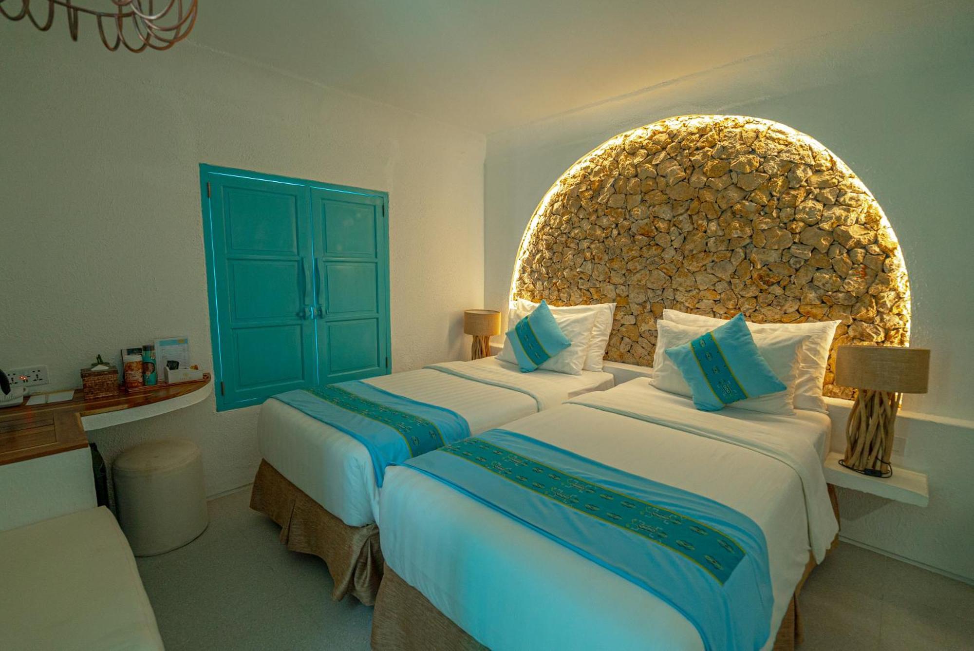 Loccal Collection Hotel Komodo Labuan Bajo Buitenkant foto