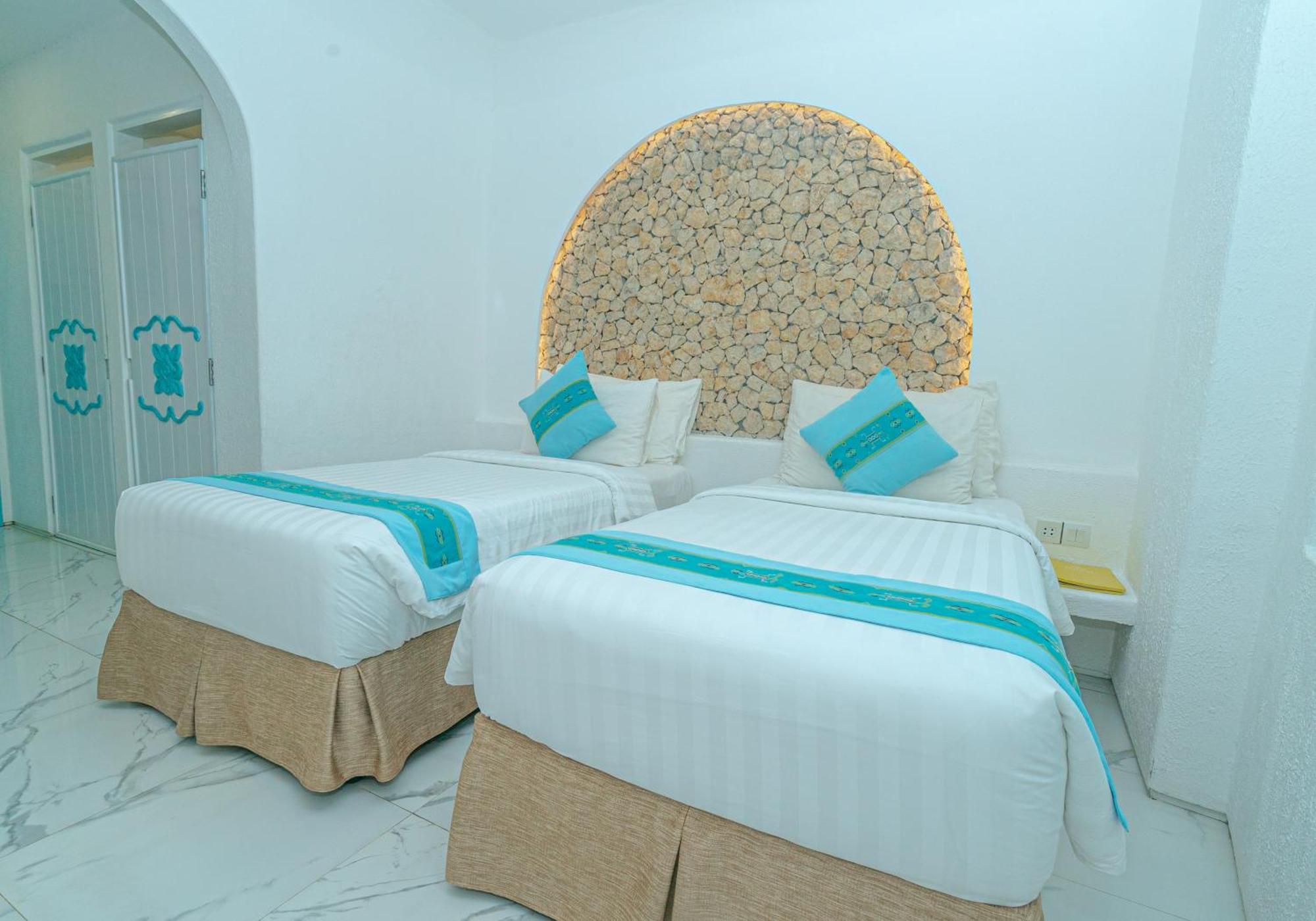 Loccal Collection Hotel Komodo Labuan Bajo Buitenkant foto